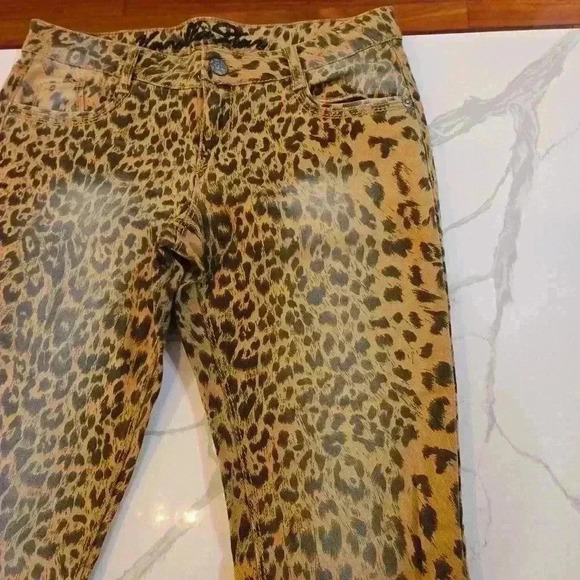 Vanilla Star Womens Stretch Leopard Distress Washed Straight Leg Jeans Size 7 - Picture 5 of 9